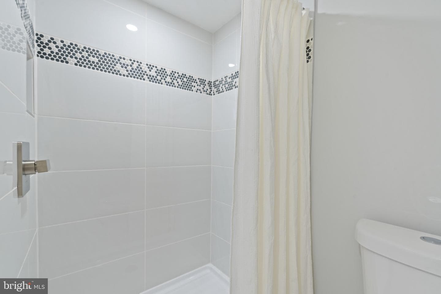 3322 Chesterfield Avenue photo 40