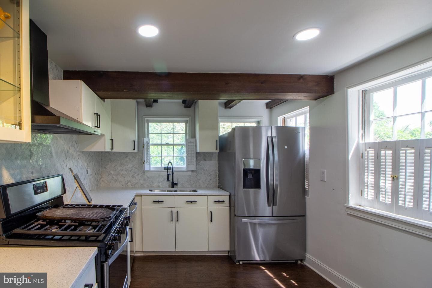 102 E Montgomery Street photo 13