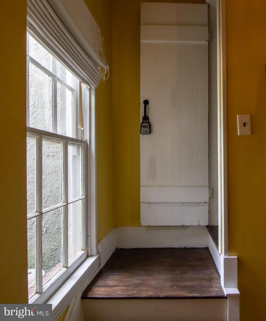 102 E Montgomery Street photo 35