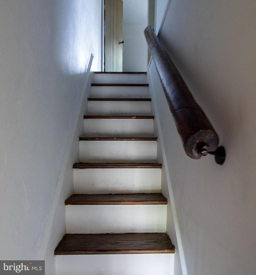 102 E Montgomery Street photo 46