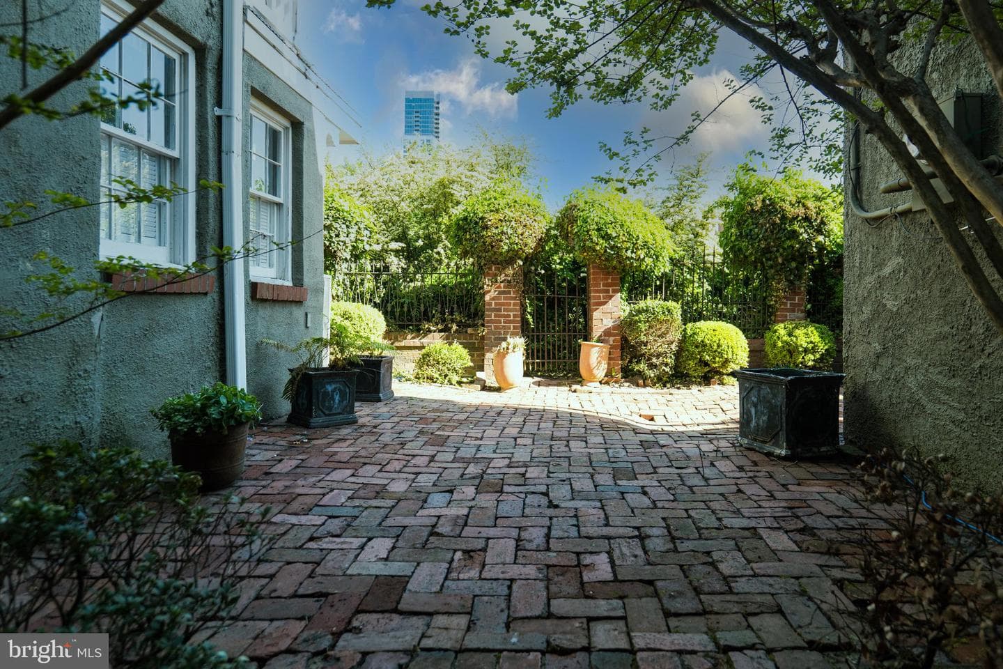 102 E Montgomery Street photo 52