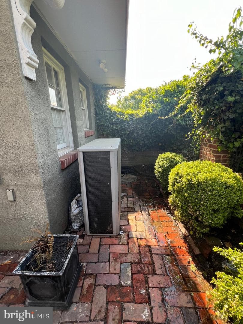 102 E Montgomery Street photo 54