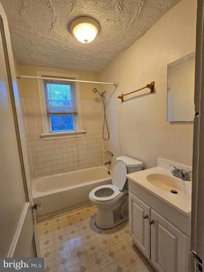 5044 Chalgrove Avenue photo 11