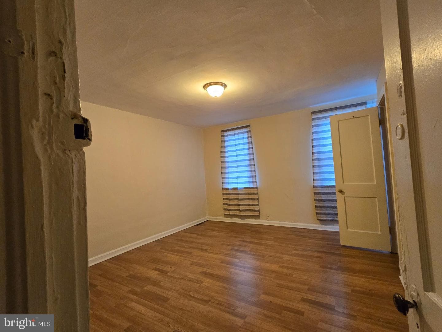 5044 Chalgrove Avenue photo 14
