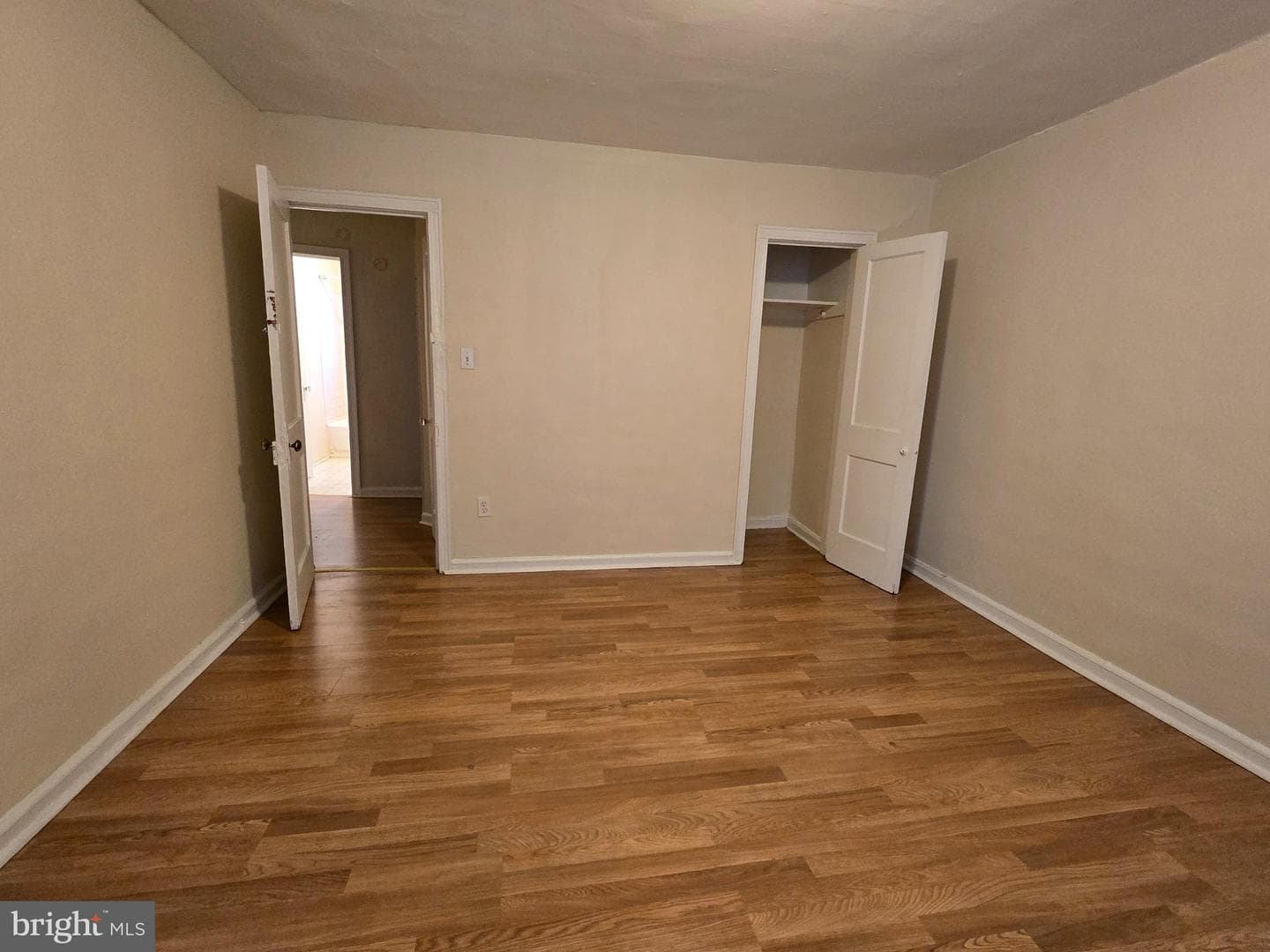 5044 Chalgrove Avenue photo 15