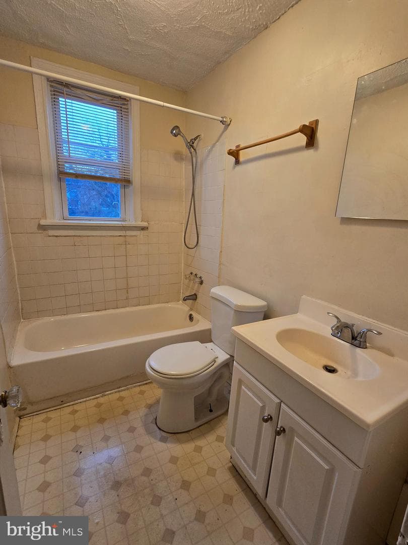 5044 Chalgrove Avenue photo 17