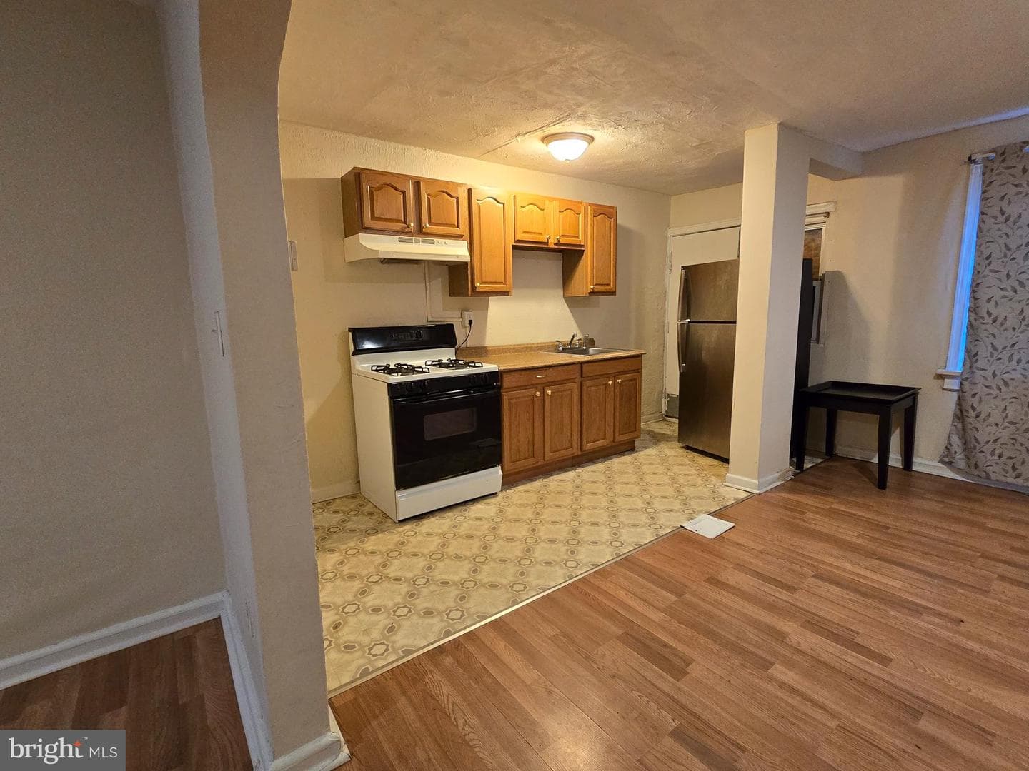 5044 Chalgrove Avenue photo 7