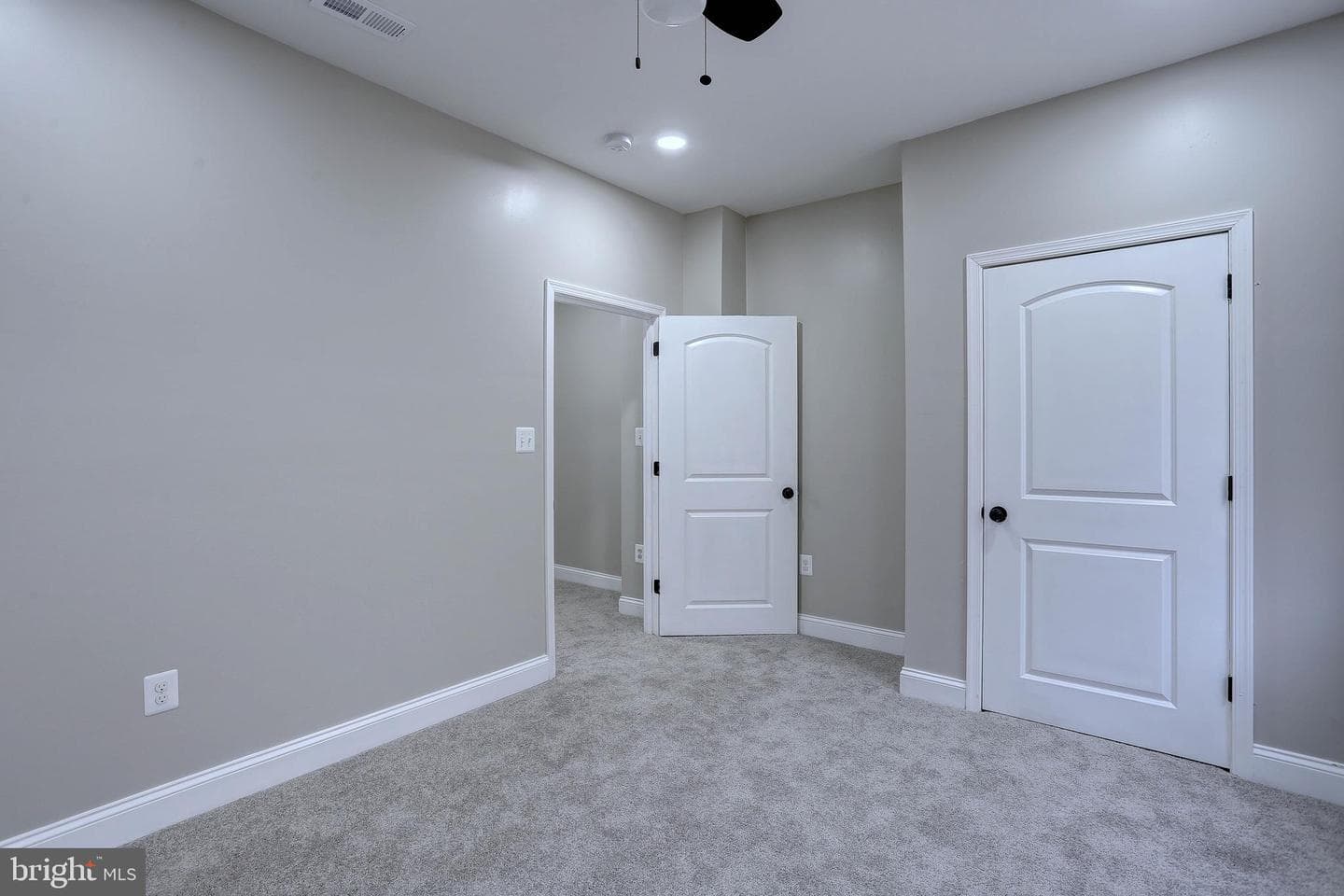 613 Mccabe Avenue photo 17