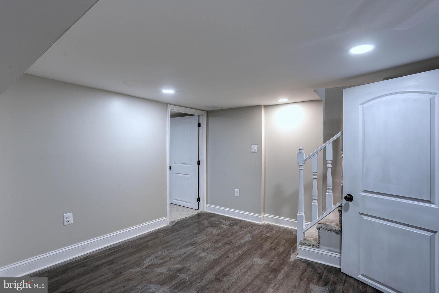 613 Mccabe Avenue photo 33
