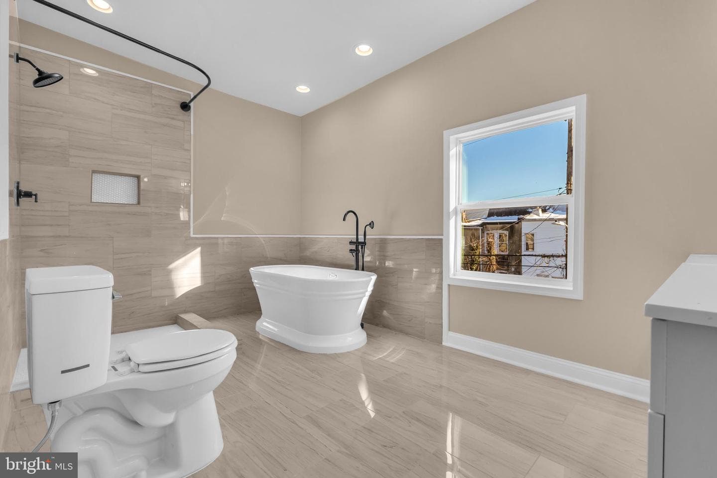 2629 Loyola Southway photo 11