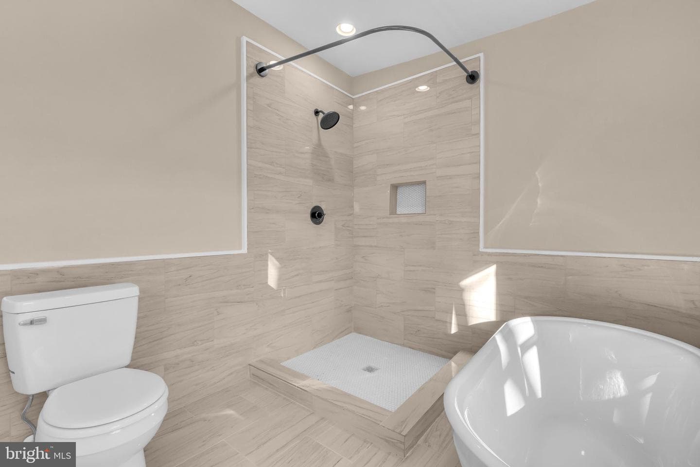 2629 Loyola Southway photo 14