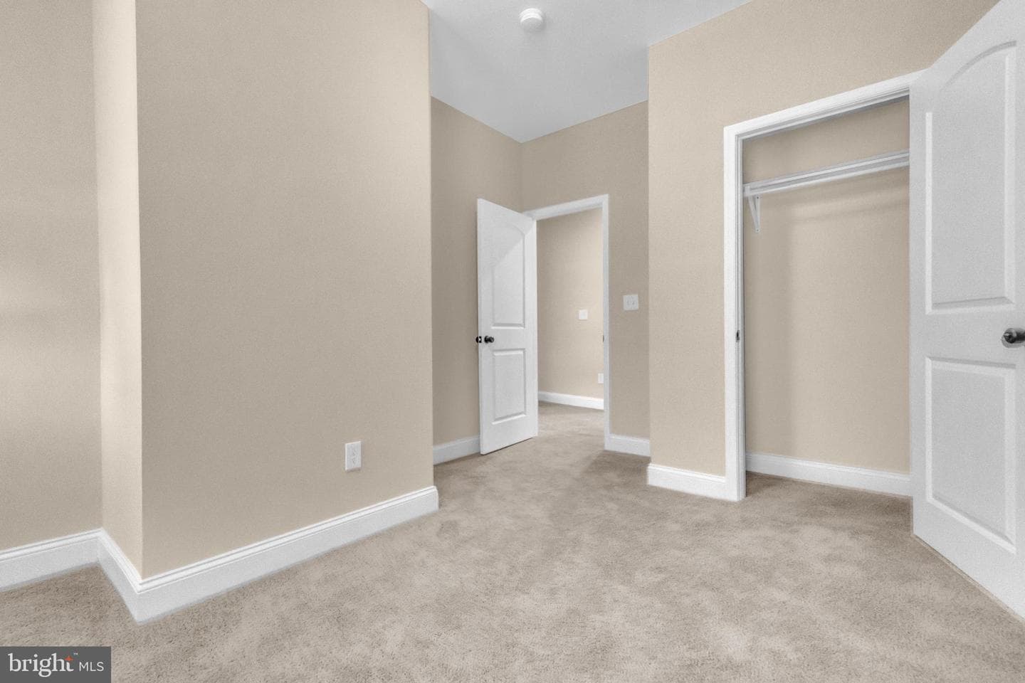 2629 Loyola Southway photo 17