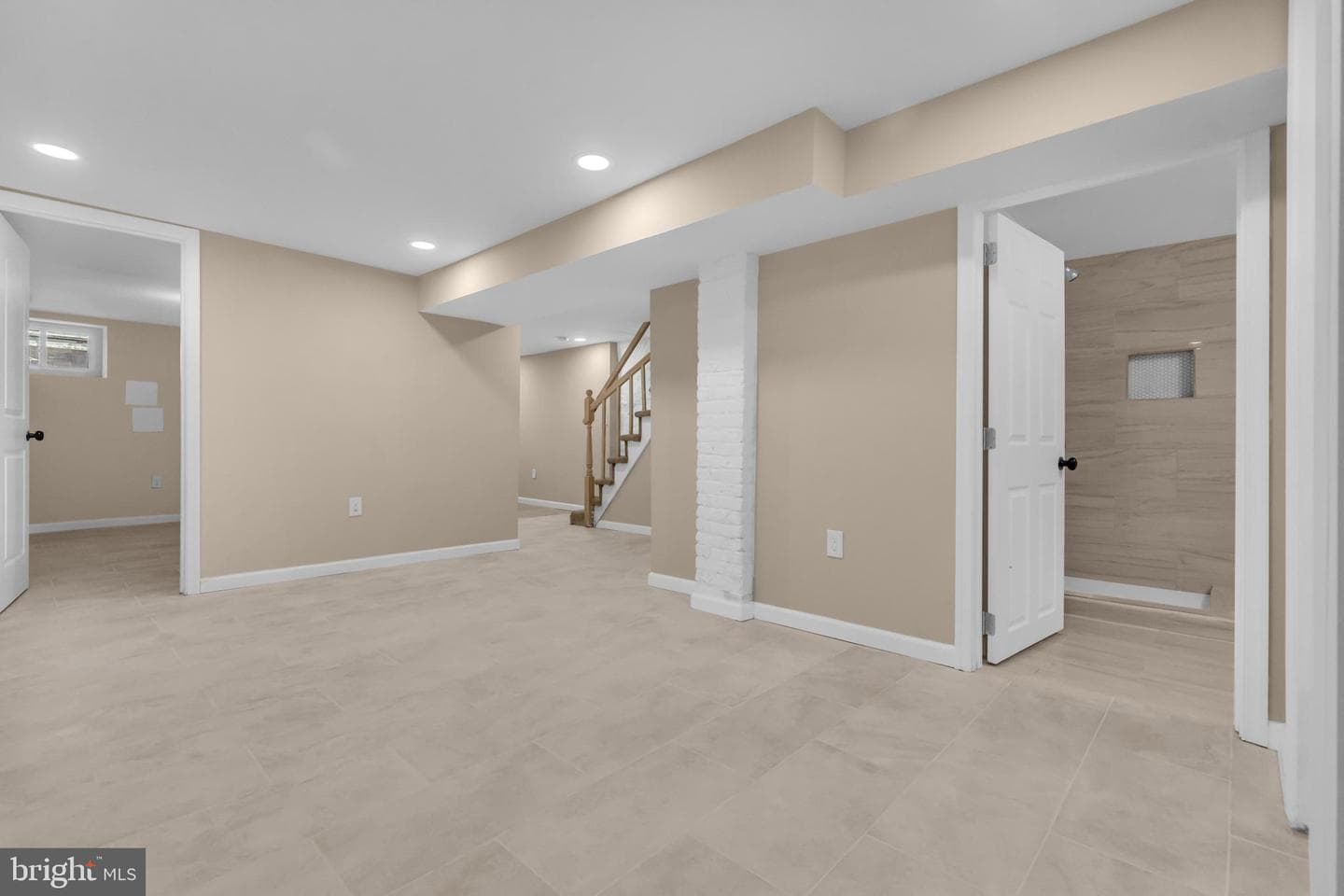 2629 Loyola Southway photo 20