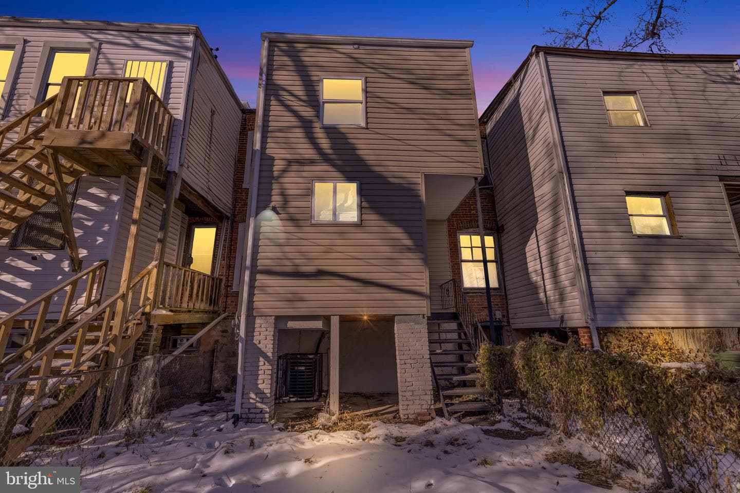 2629 Loyola Southway photo 23