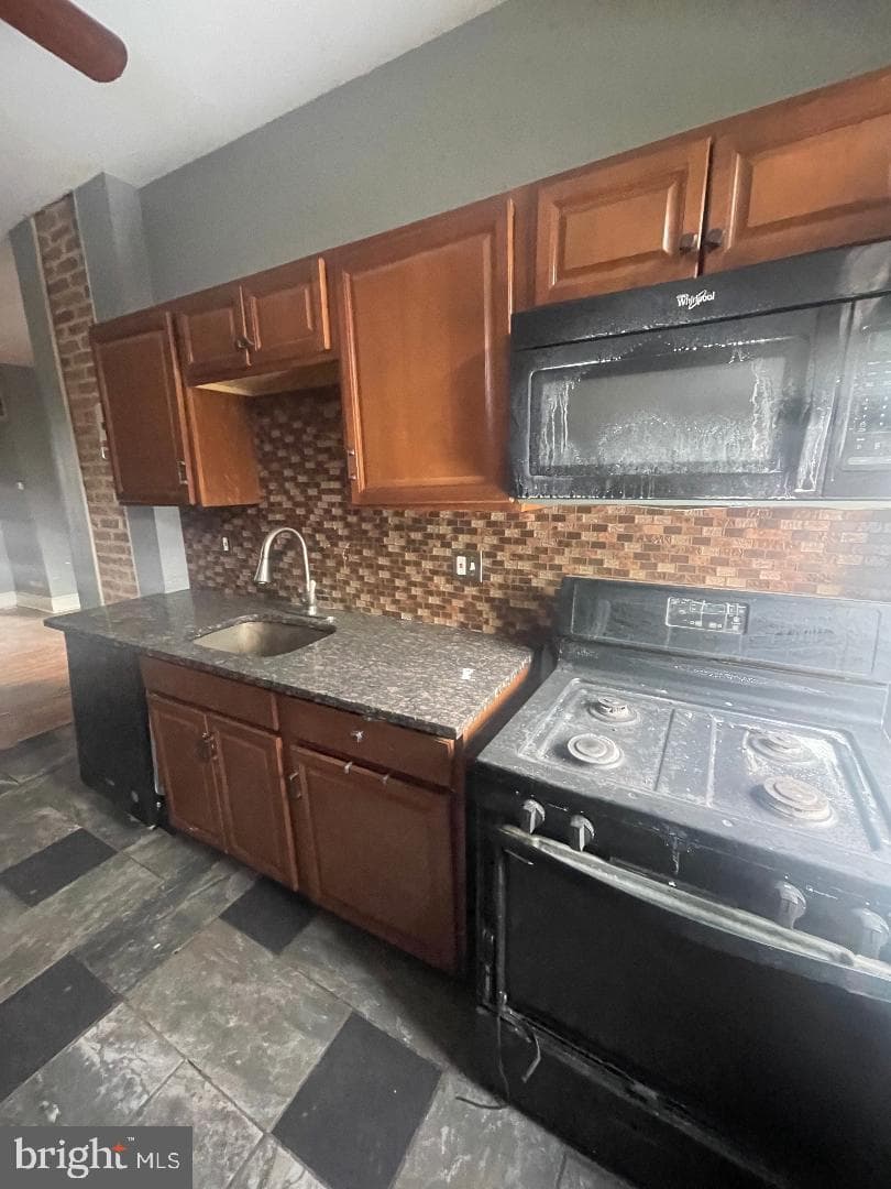 2624 E Biddle Street photo 7
