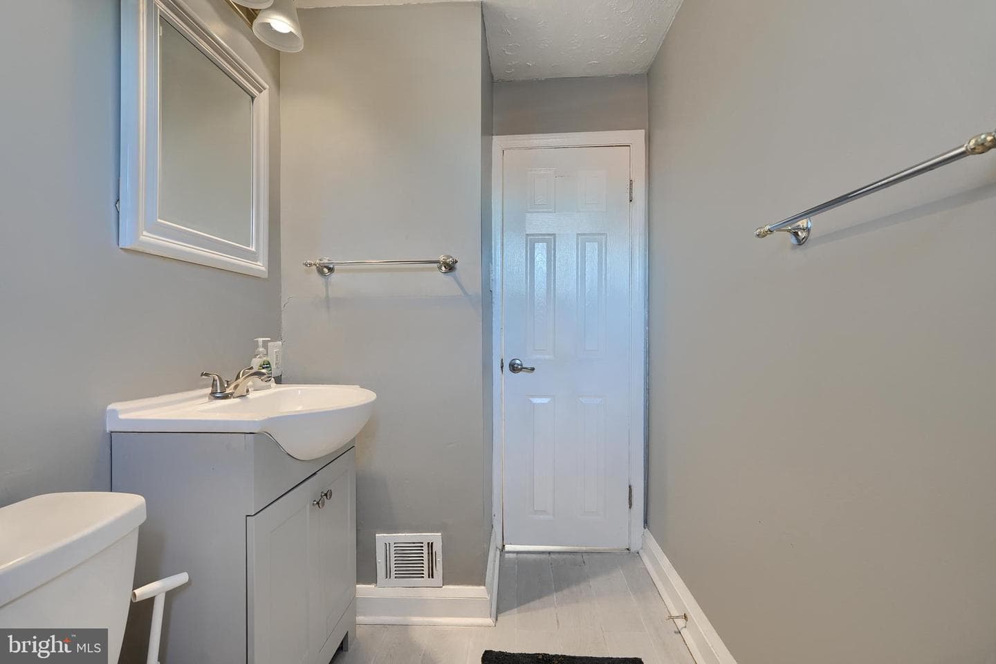 1259 Haverhill Road photo 22