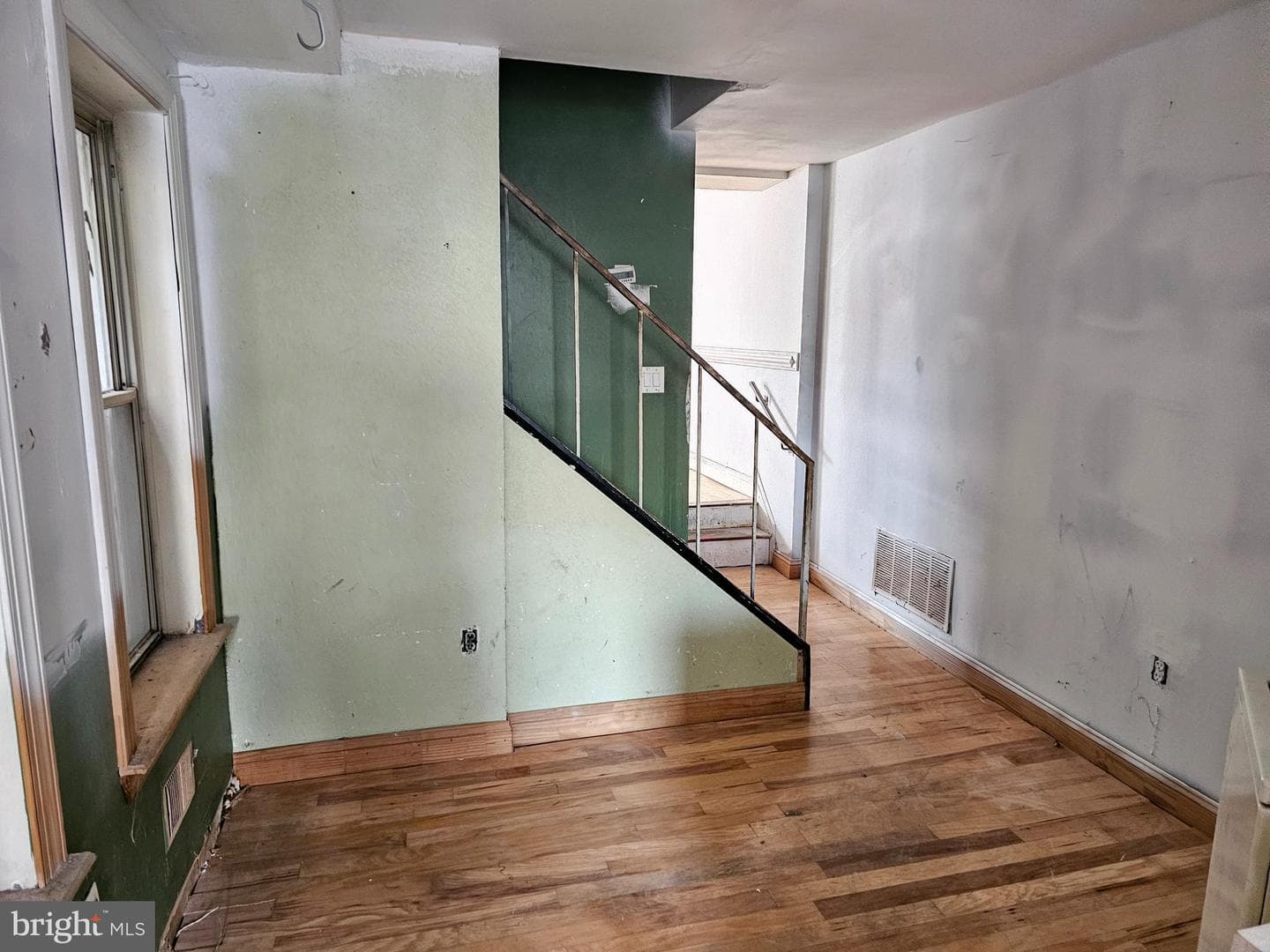 1514 E Madison Street E photo 5