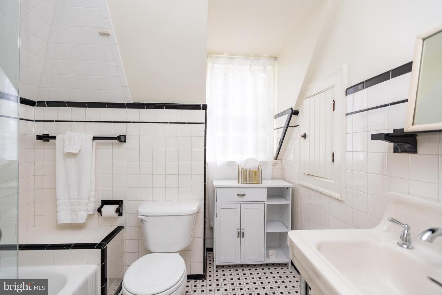 3703 N Charles Street photo 75