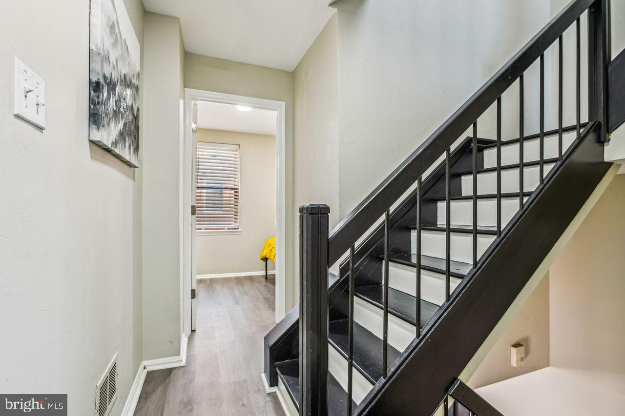 512 Warner Street photo 18