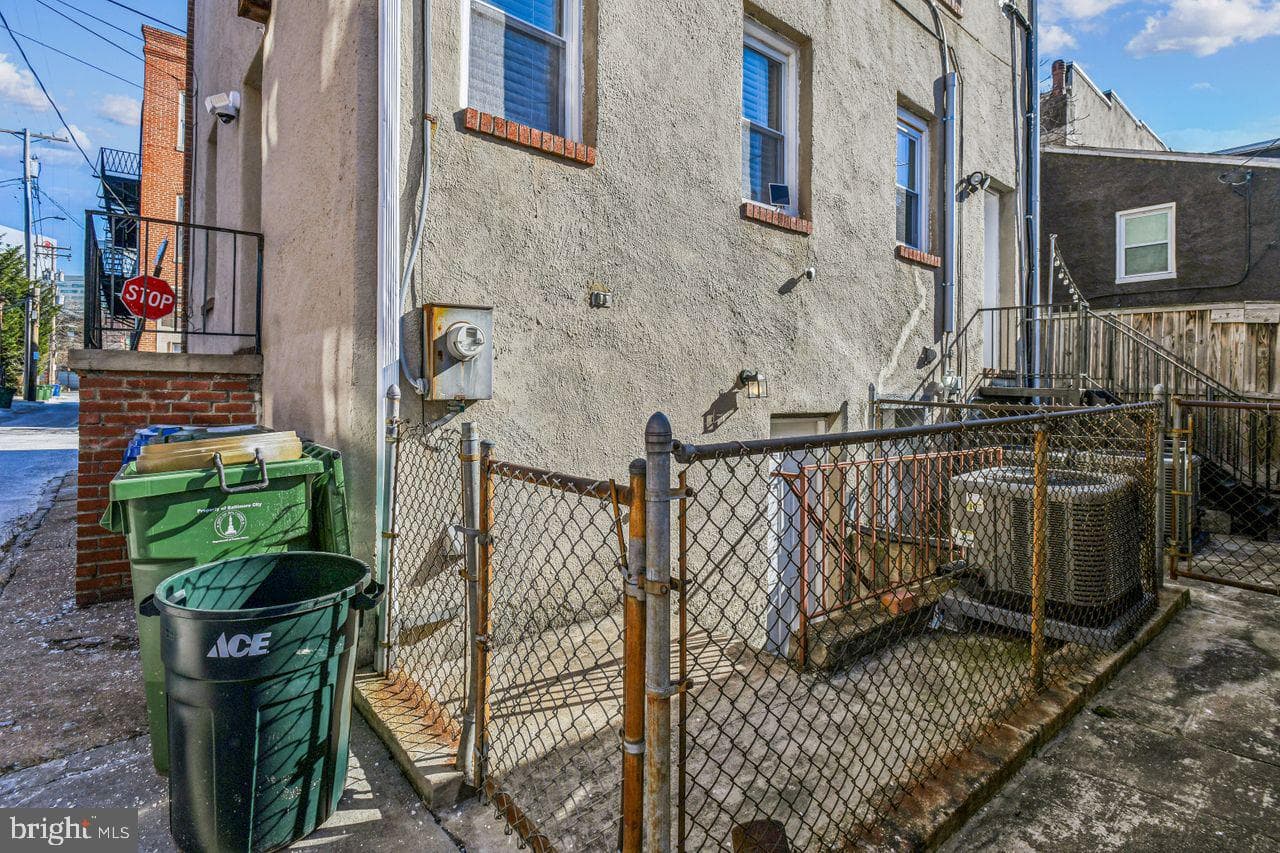512 Warner Street photo 34
