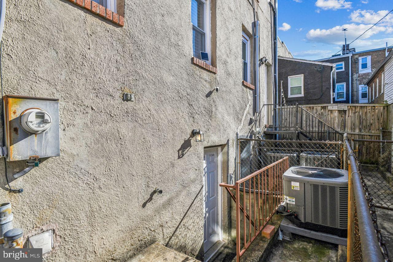 512 Warner Street photo 35