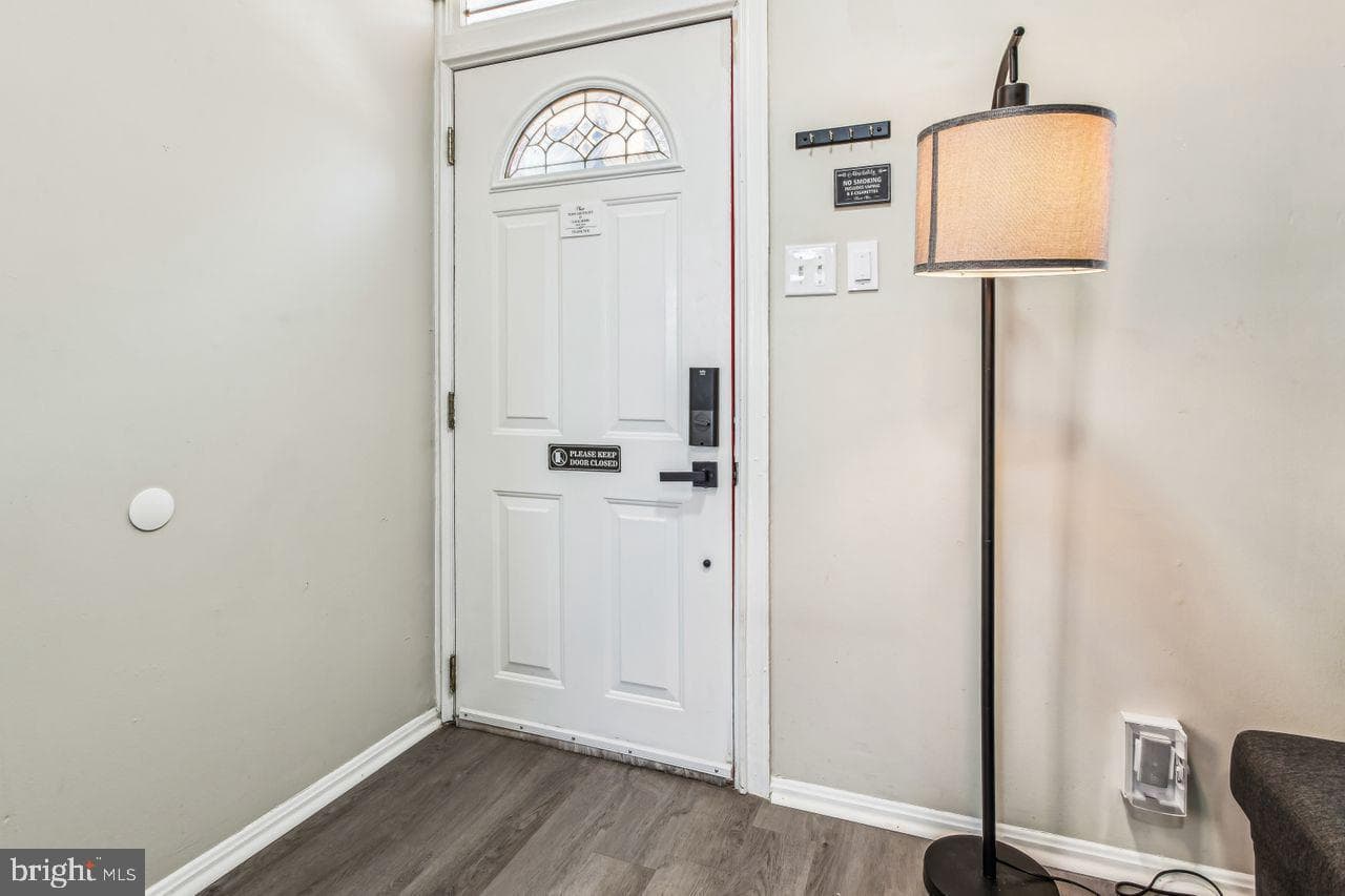 512 Warner Street photo 4
