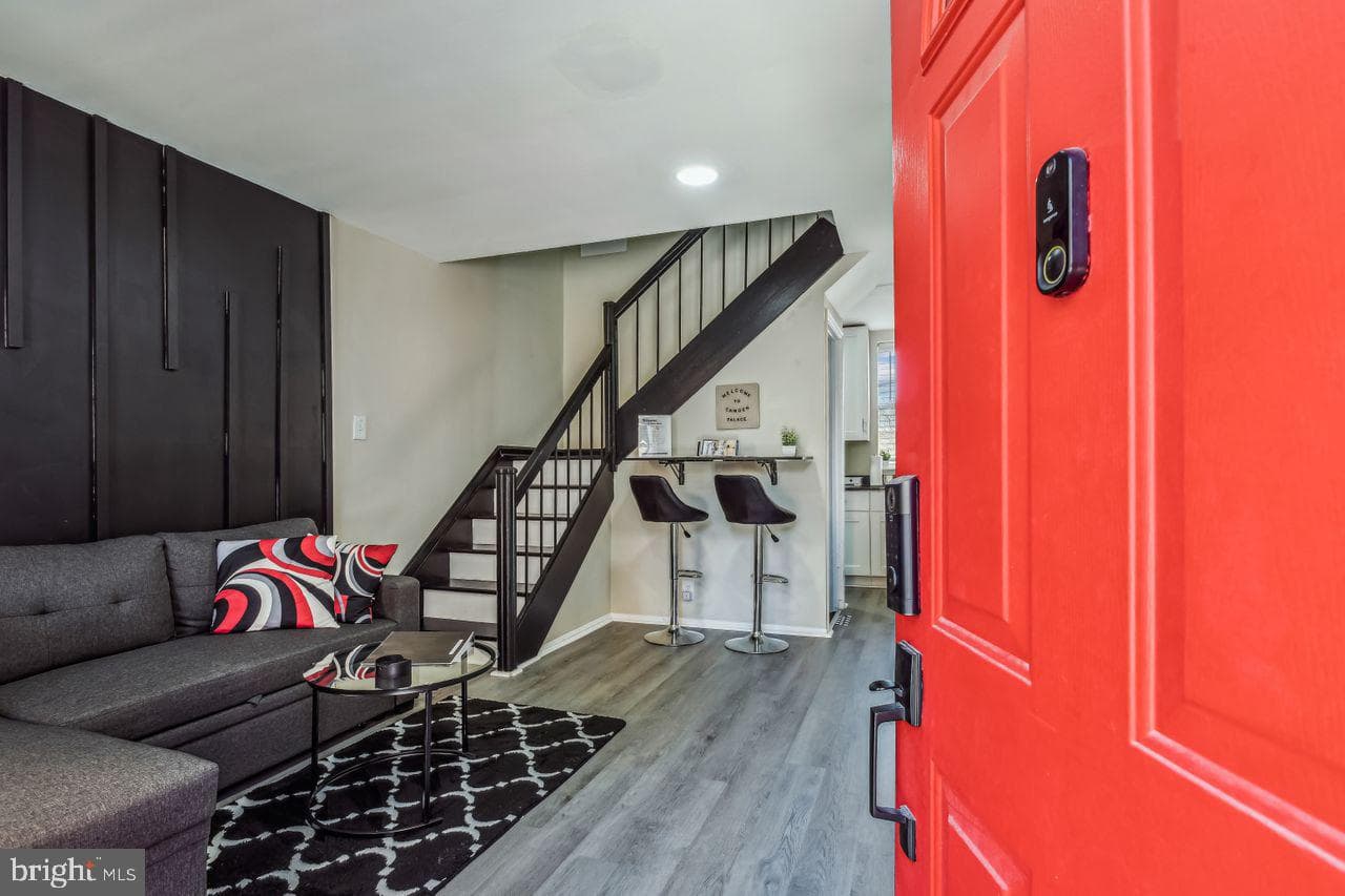 512 Warner Street photo 5