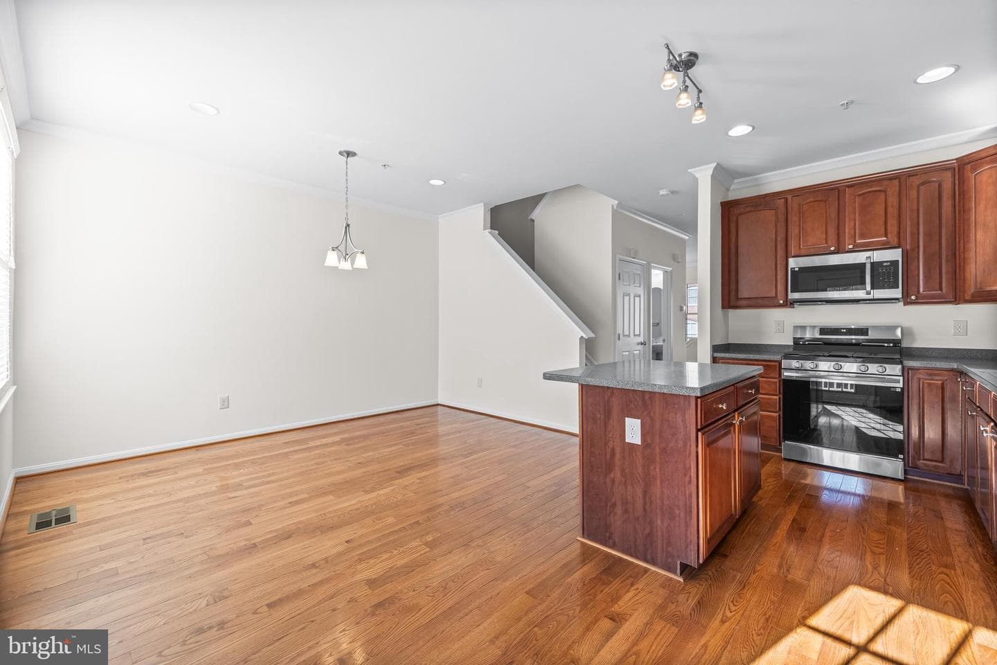 2089 Clipper Park Road photo 12