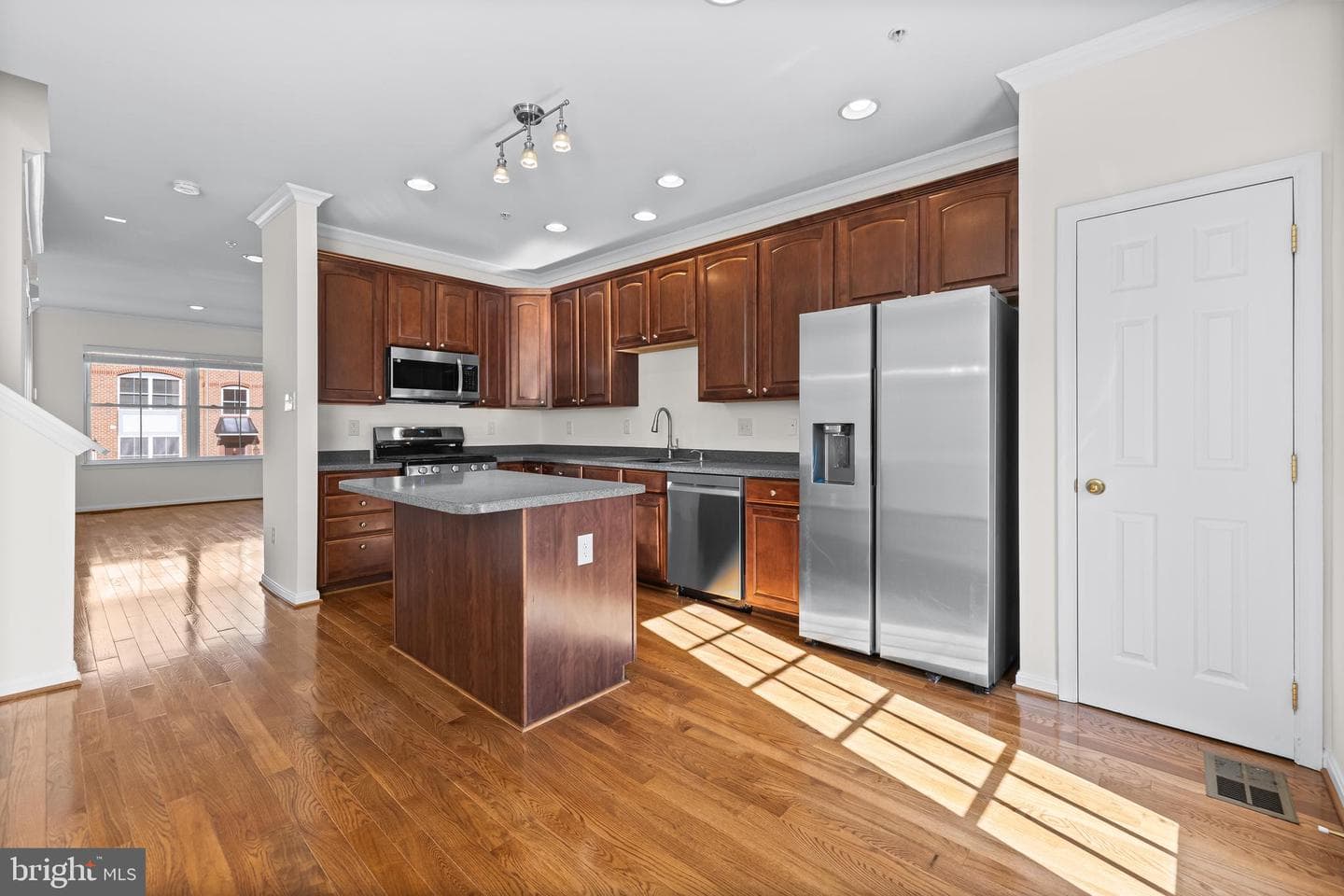 2089 Clipper Park Road photo 13