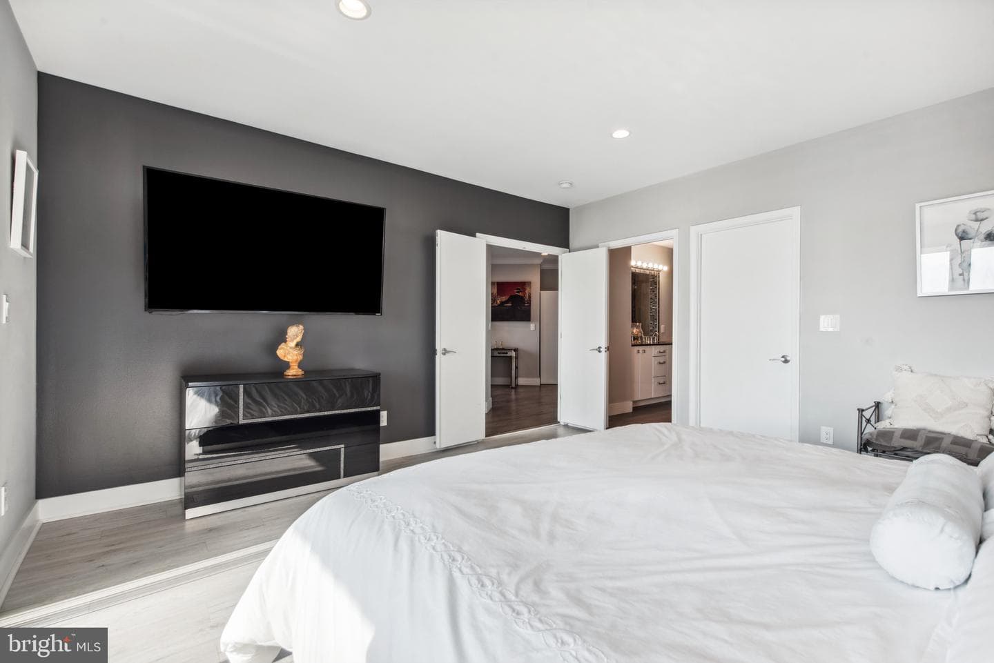 100 Harborview Drive #1710 photo 16