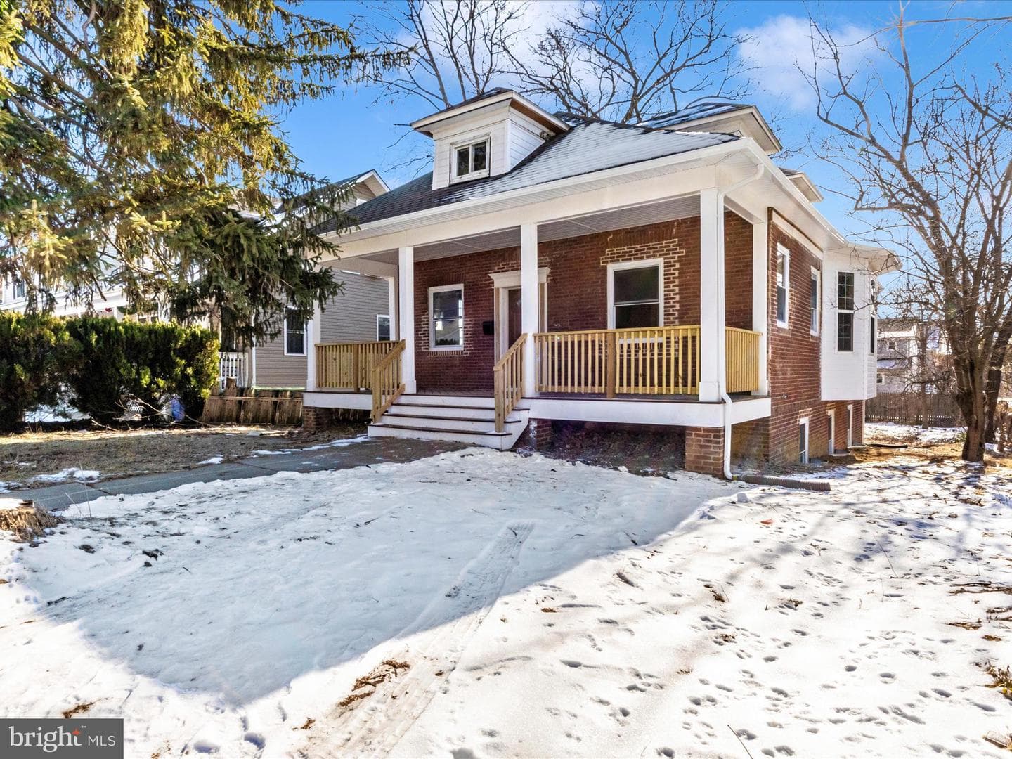 2919 Woodland Avenue photo 1