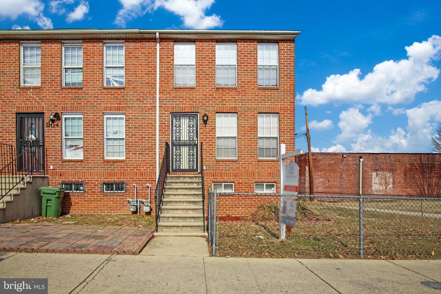 1102 Laurens Street photo 3