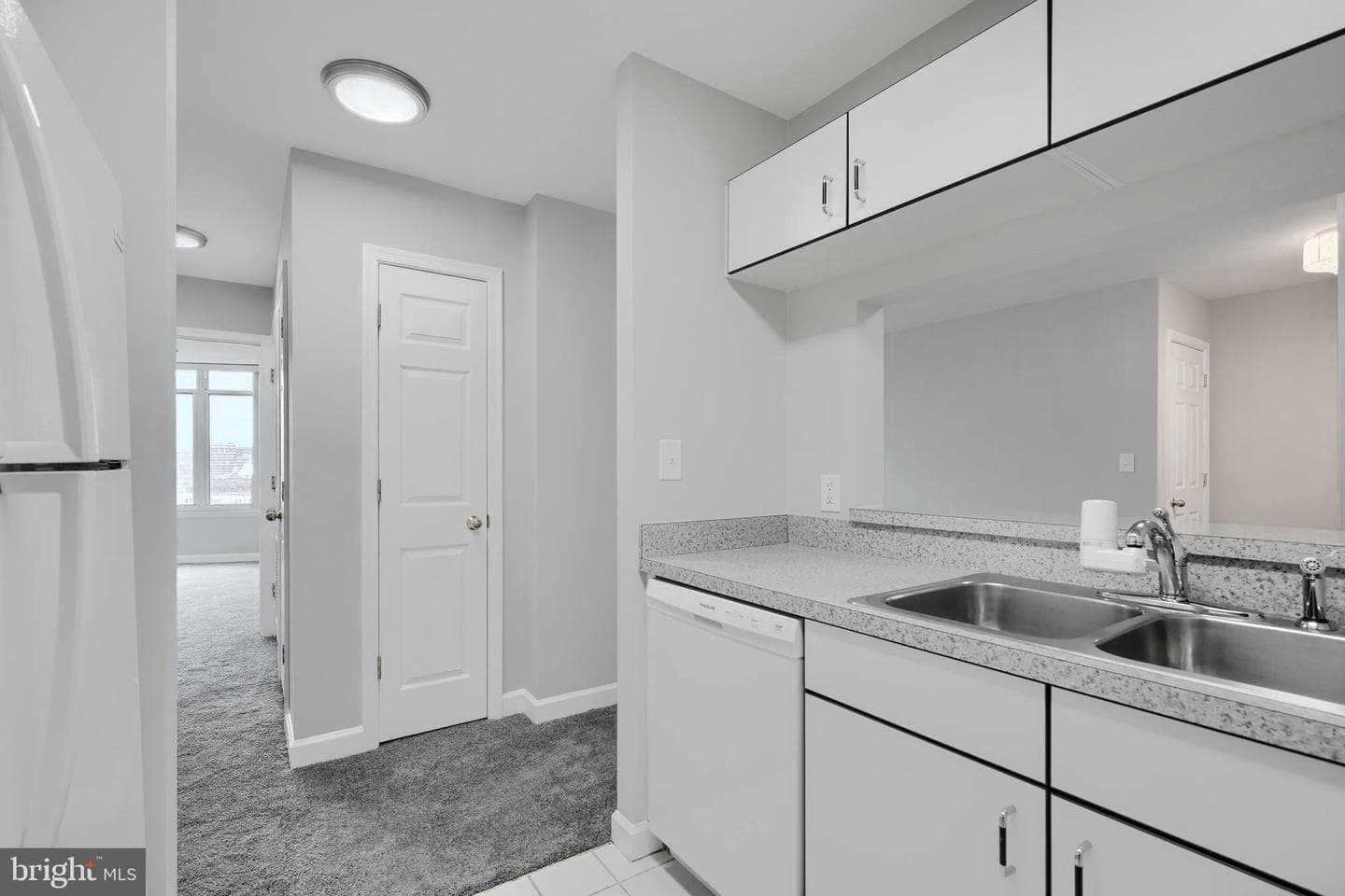 100 Harborview Drive #705 photo 21