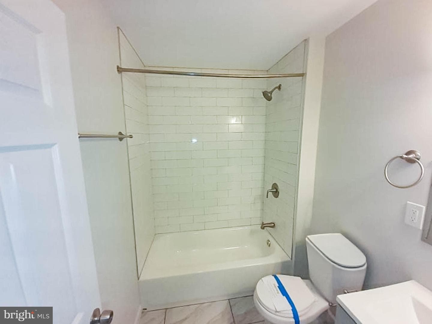 304 Lyndhurst Street photo 26
