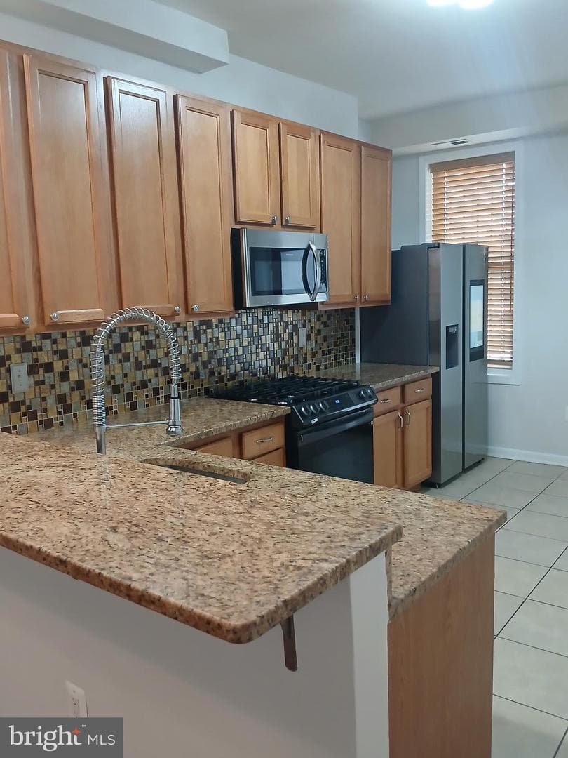 1523 N Bond Street photo 4