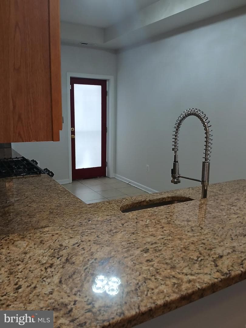 1523 N Bond Street photo 7