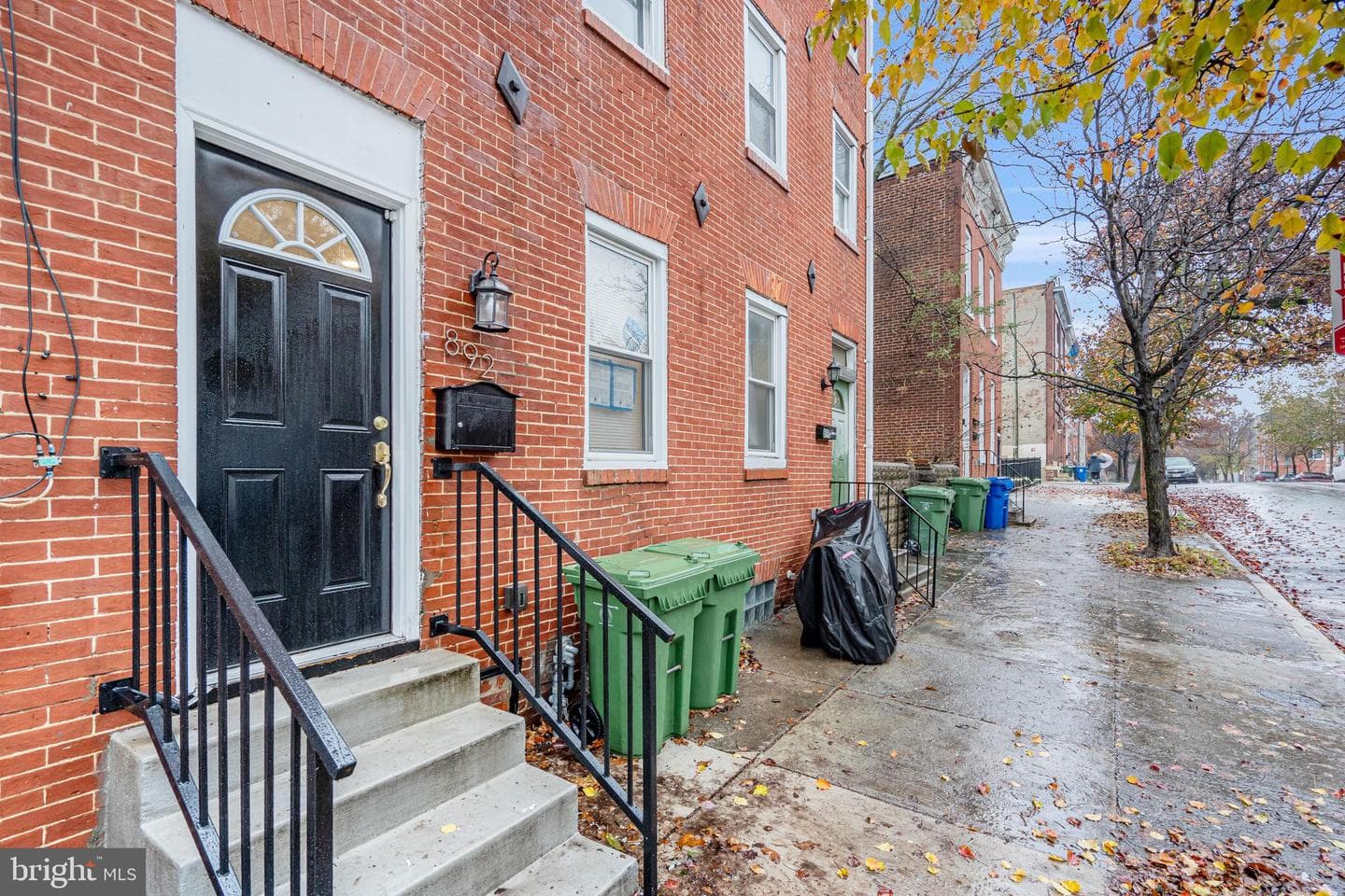 892 Lombard Street W photo 31