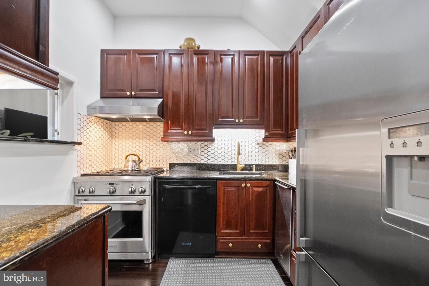 1208 Bolton Street photo 10