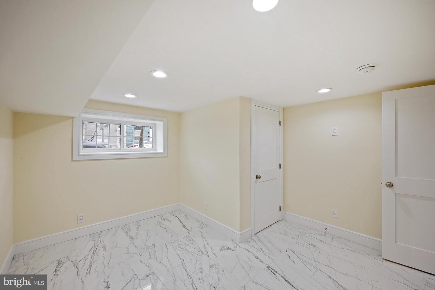 718 Collington Avenue photo 32