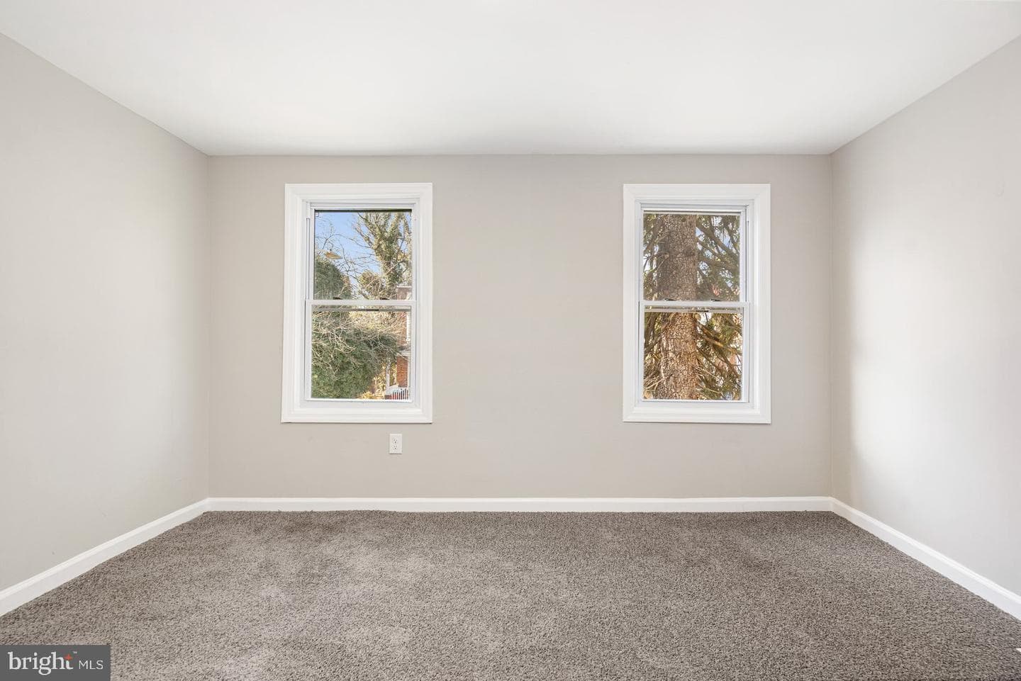 459 S Augusta Avenue photo 19