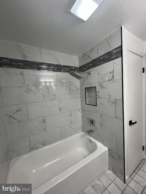 4569 The Strand photo 8