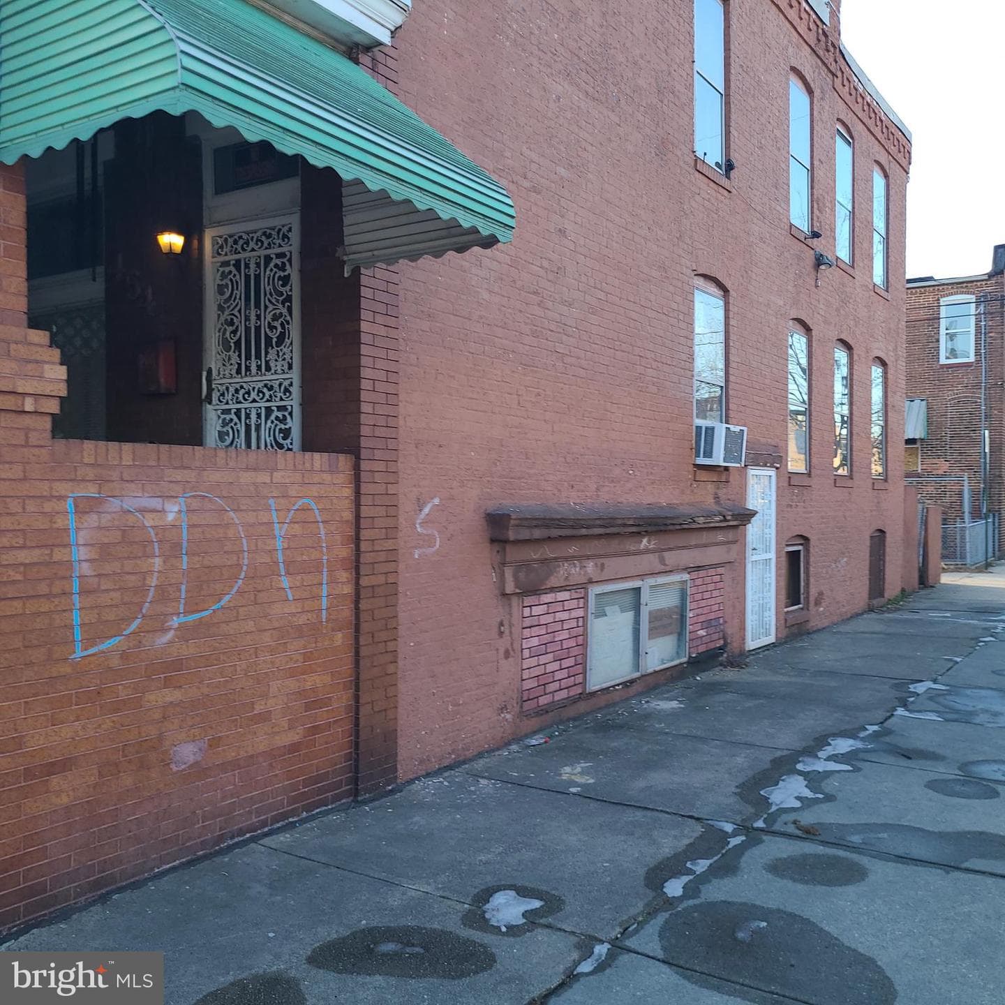 454 N Robinson Street photo 17