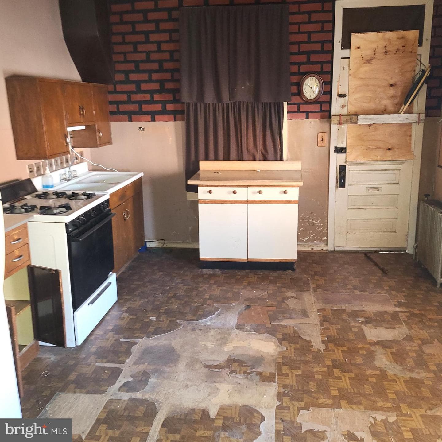 454 N Robinson Street photo 6