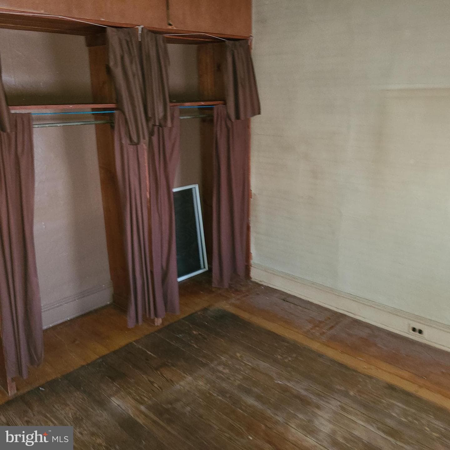 454 N Robinson Street photo 8