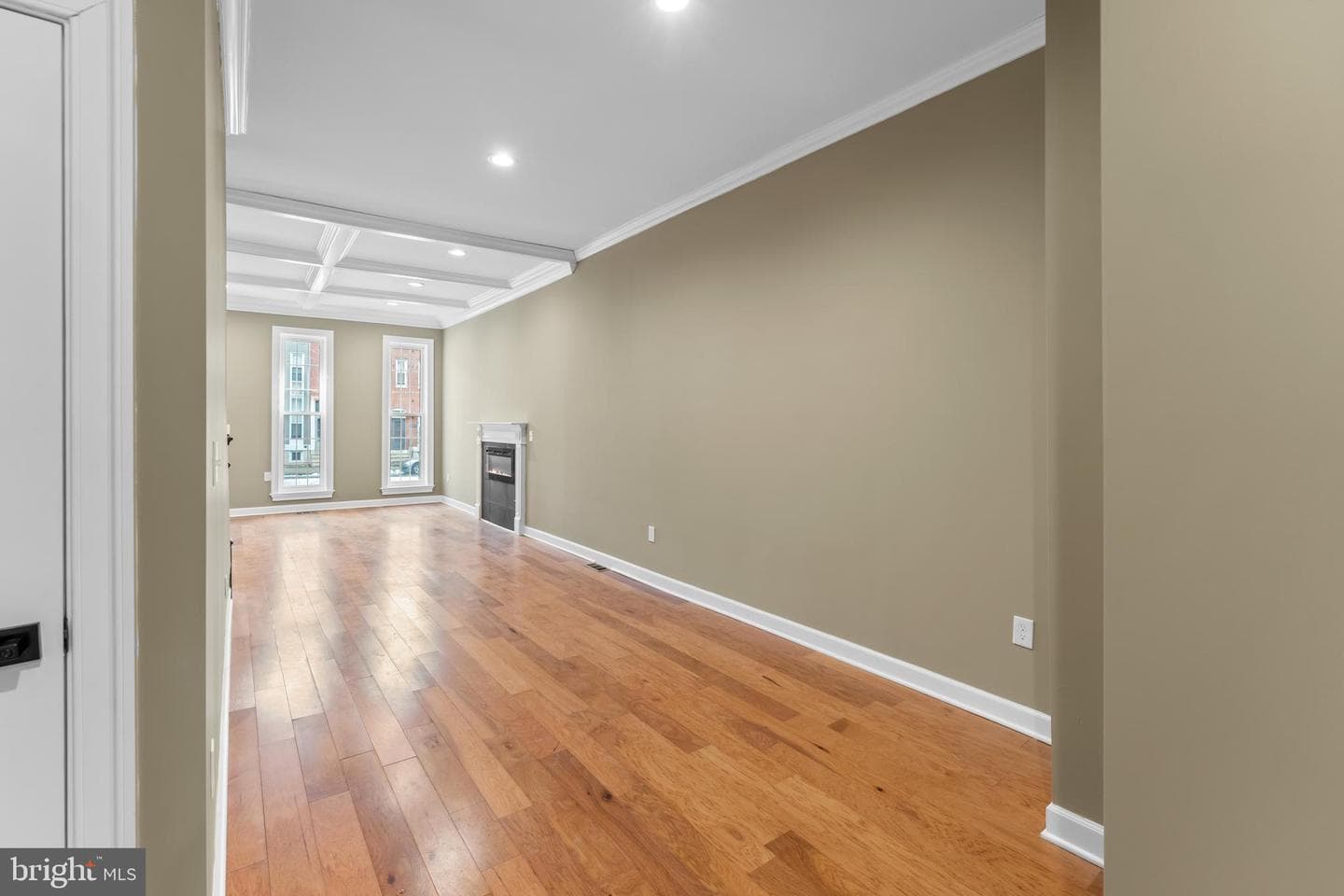 1024 N Fulton Avenue photo 16