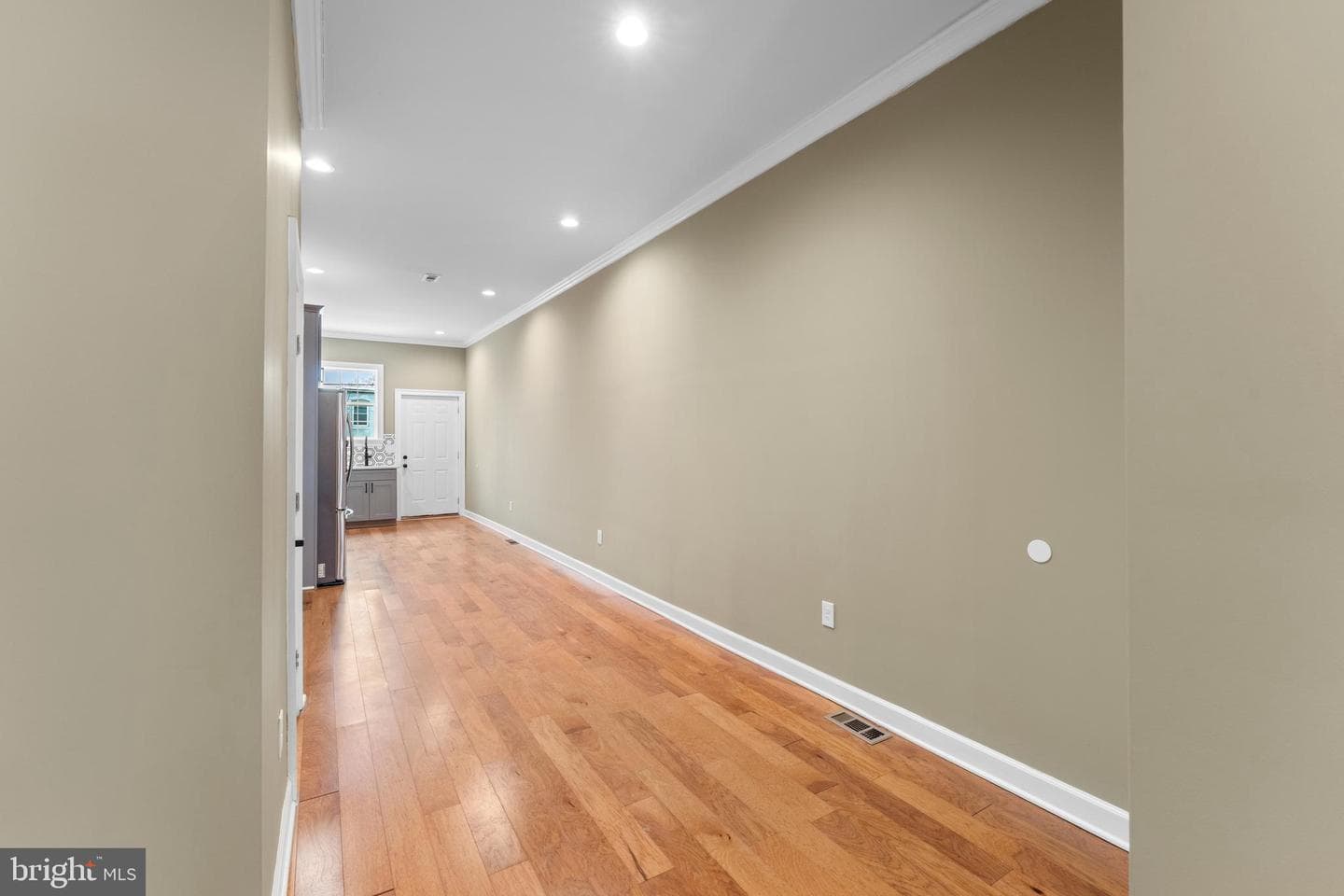 1024 N Fulton Avenue photo 20