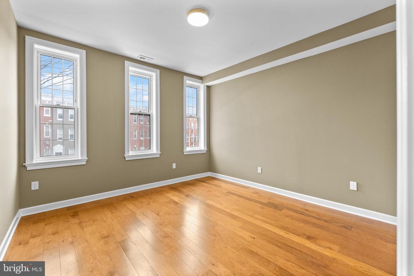 1024 N Fulton Avenue photo 39