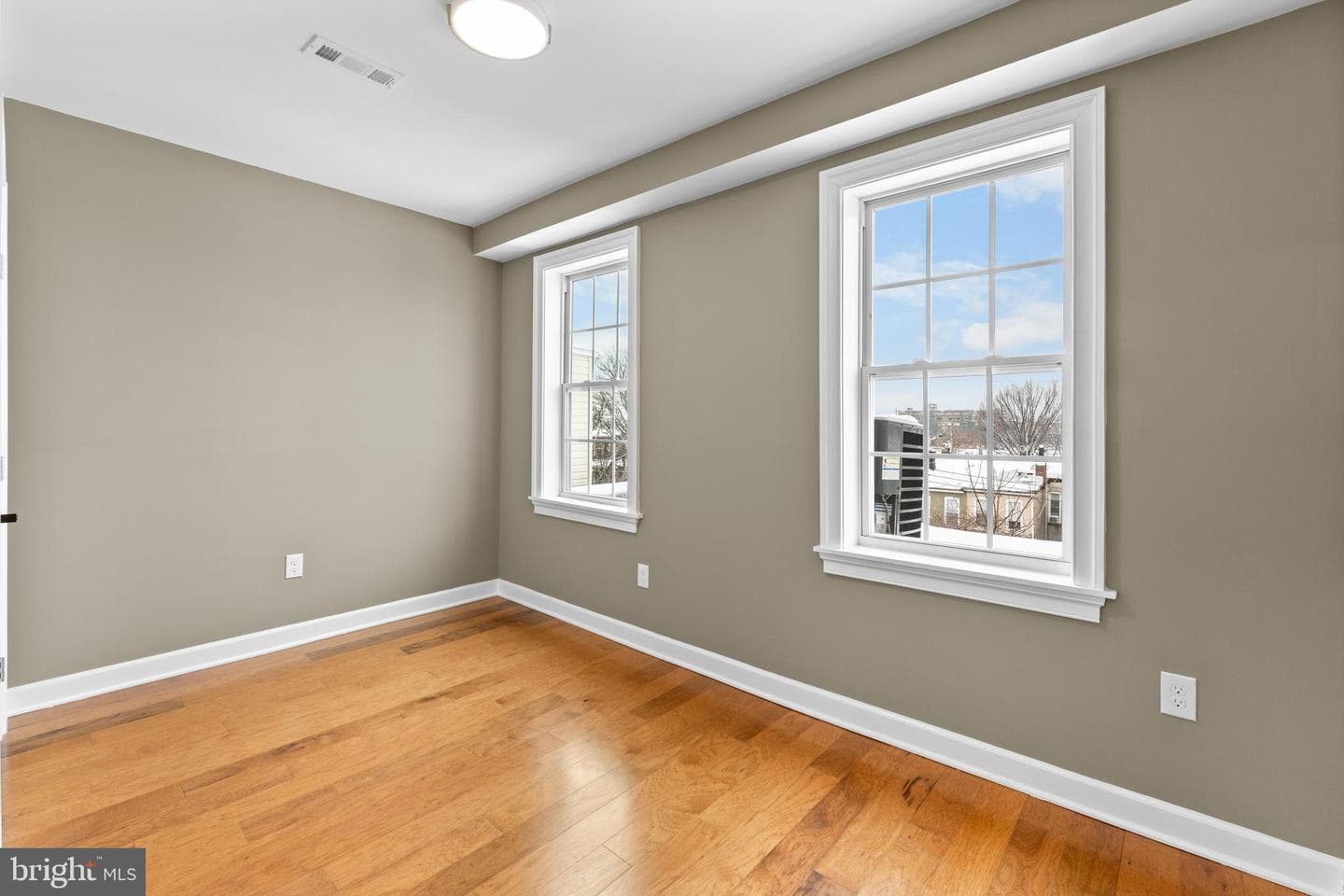 1024 N Fulton Avenue photo 44