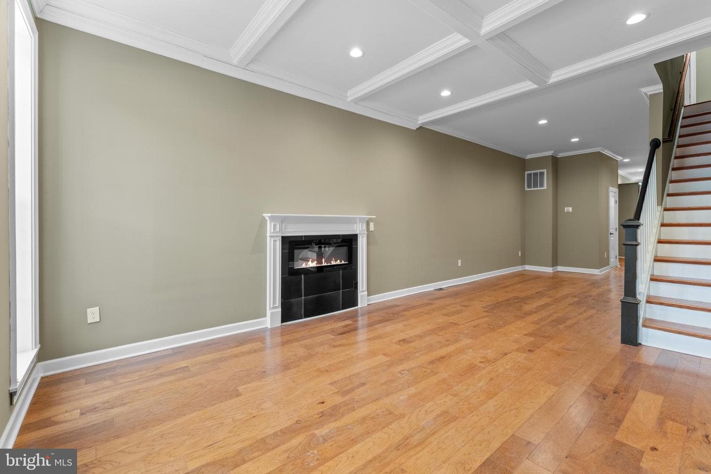 1024 N Fulton Avenue photo 8