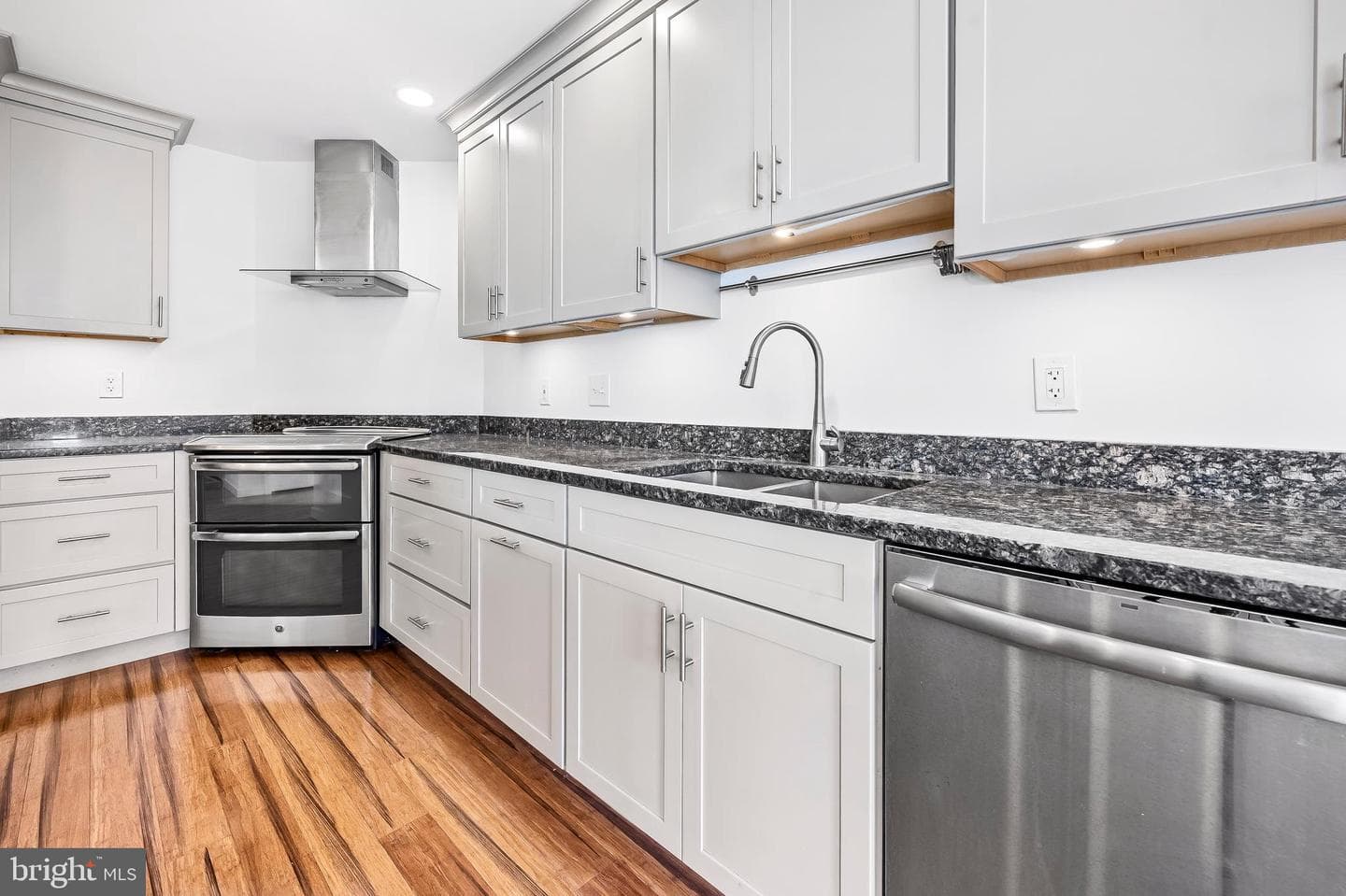 250 President Street #613 photo 14